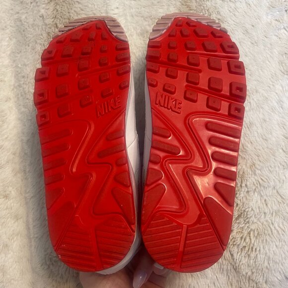 LIMITED EDITION Nike Air Max 90 "Valentine's Day" 2021 women's 7.5 - Picture 6 of 7